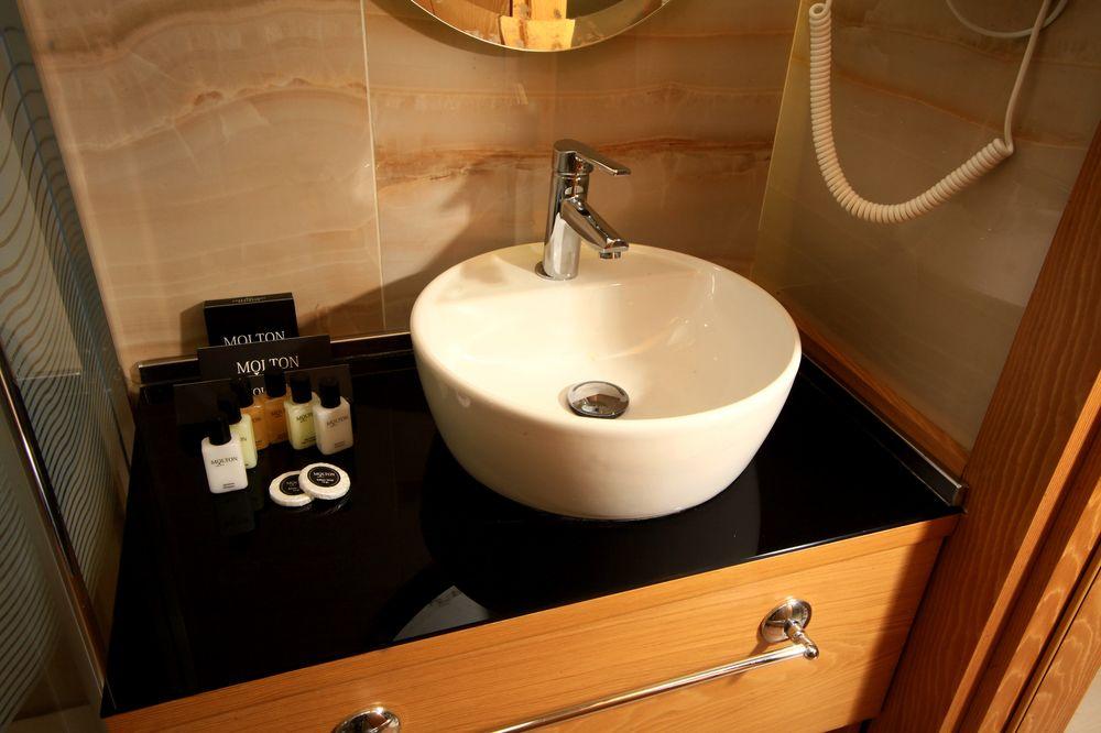 Sisli Mls Hotel Istanbul Bagian luar foto